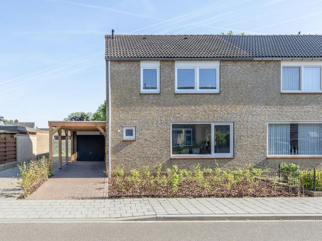 Burg. Paulssenstraat 12, Buchten