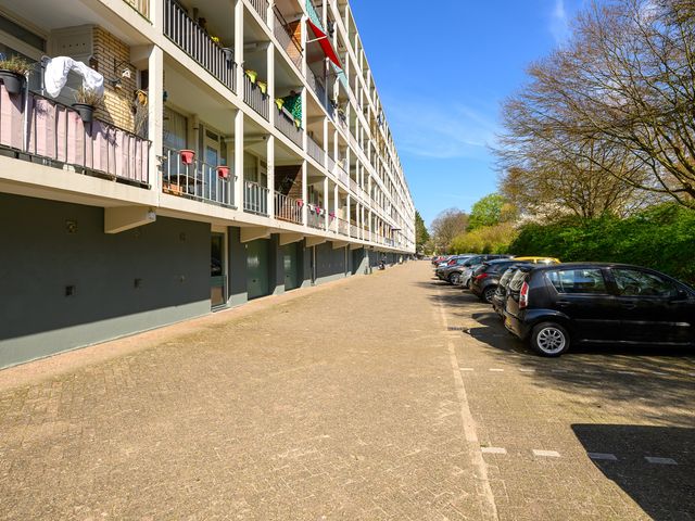 Burgemeester Caan Van Necklaan 287, Leidschendam