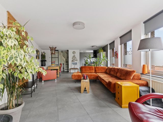 Luchtenburglaan 8, 'S-Gravenhage