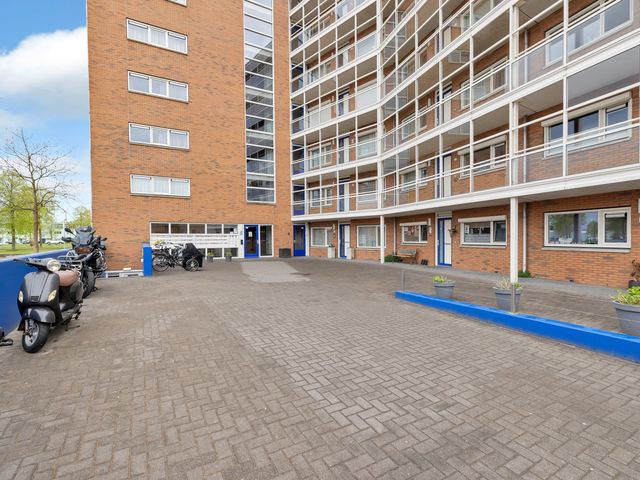 Palembangweg 8, Almere