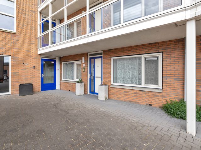 Palembangweg 8, Almere