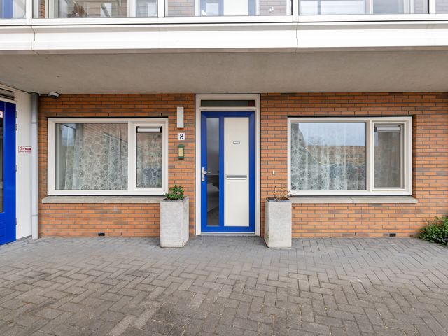 Palembangweg 8, Almere