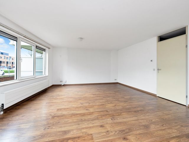 Palembangweg 8, Almere