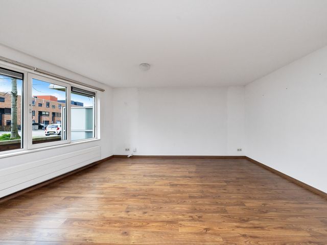 Palembangweg 8, Almere