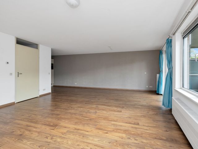 Palembangweg 8, Almere