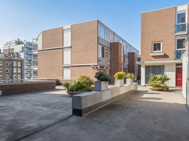 Vierloper 77, Den Haag