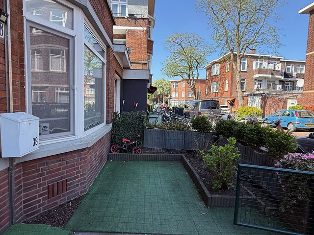 Staverdenstraat 38, Den Haag