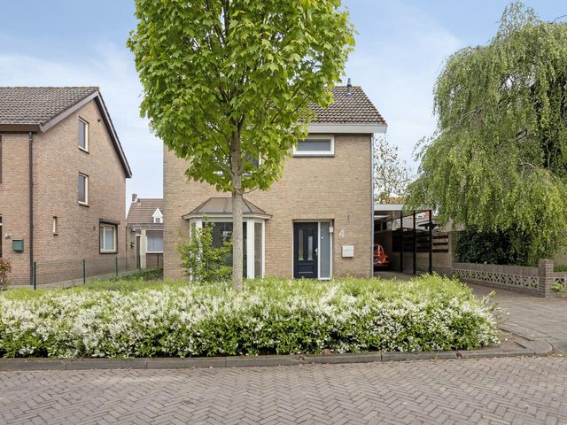 Spechtstraat 4, Made