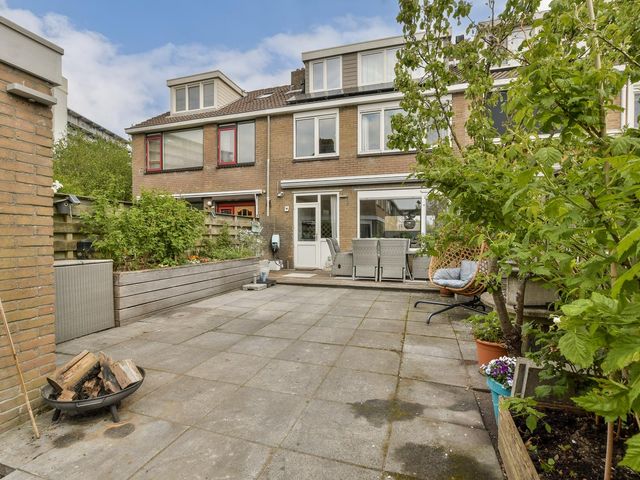 Bazuinstraat 61, Purmerend