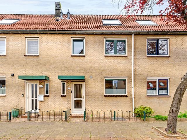 Steentijdkreek 7, Spijkenisse