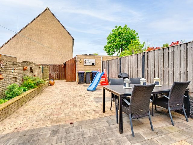 Steentijdkreek 7, Spijkenisse