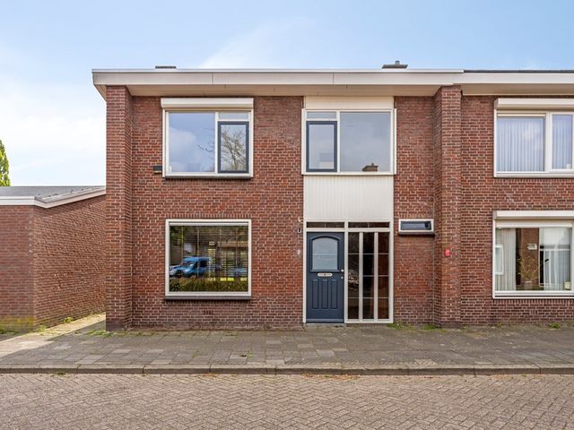 Claes van Griensvenstraat 5, Schijndel