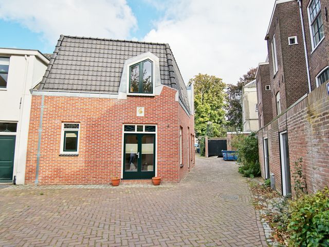 Ruime Consciëntiestraat 11, Leiden