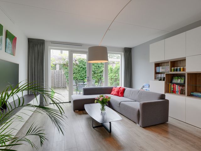 Spaarwaterhof 24, Den Haag