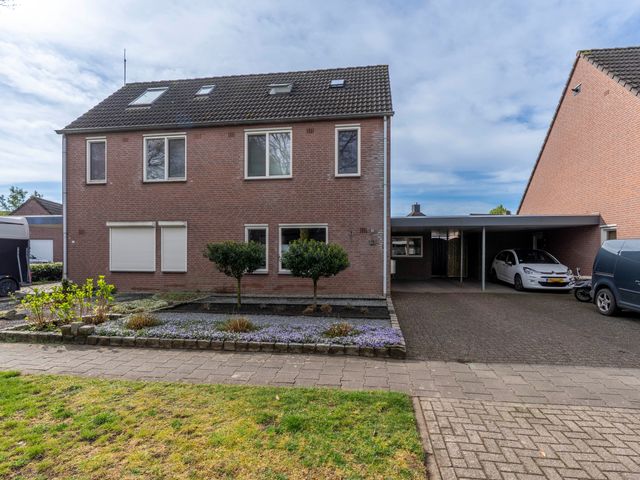 Lange Akker 19, Overloon
