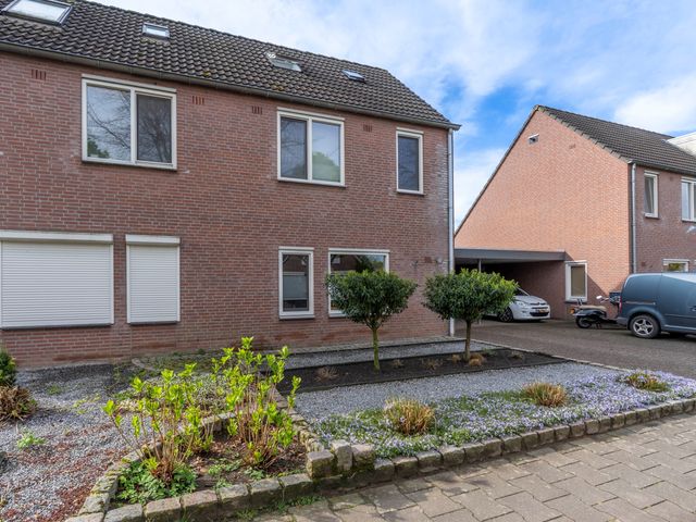Lange Akker 19, Overloon