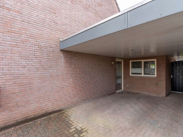 Lange Akker 19, Overloon