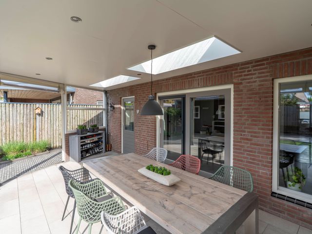 Lange Akker 19, Overloon