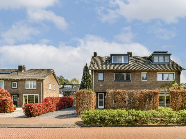 Graafland 12, Laren