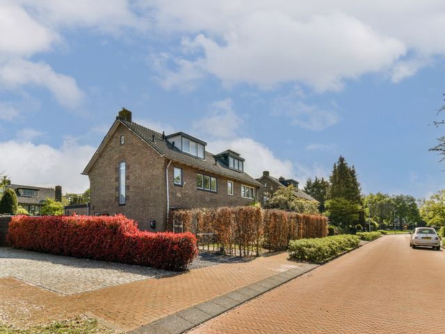Graafland 12, Laren