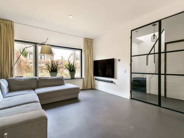 Graafland 12, Laren
