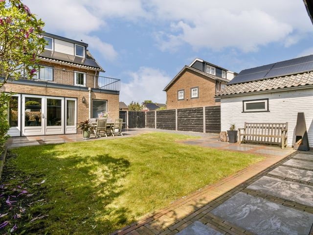 Graafland 12, Laren