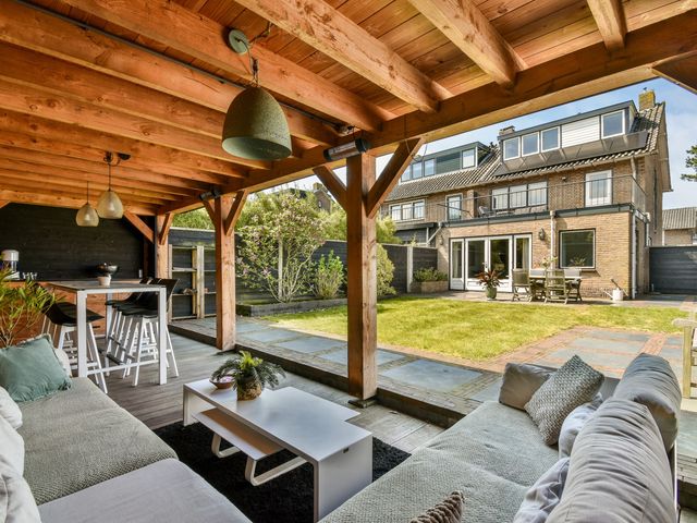 Graafland 12, Laren