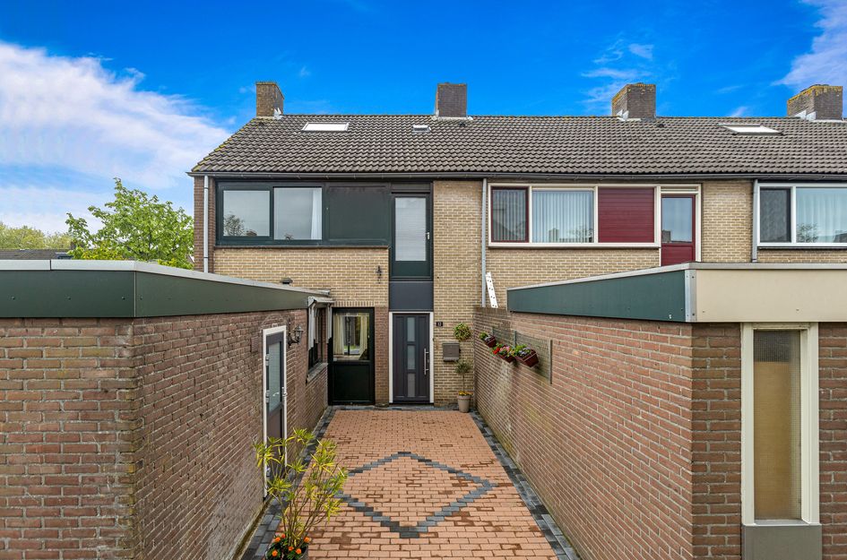 Domela Nieuwenhuisstraat 12
