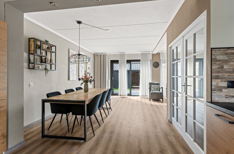 Domela Nieuwenhuisstraat 12