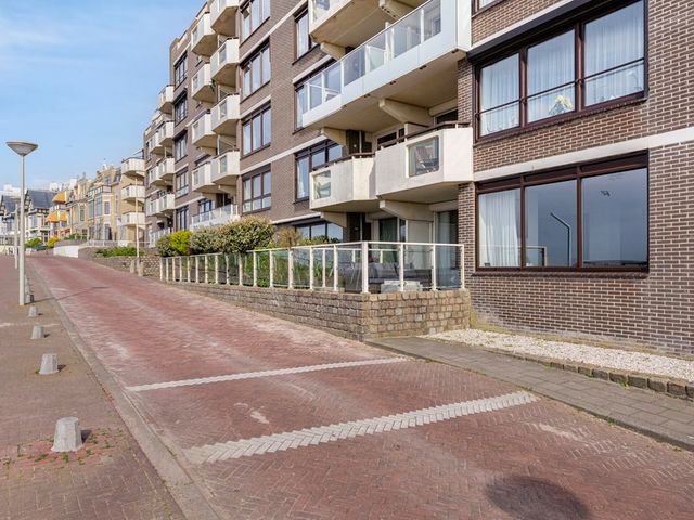 Zeekant 48C, Den Haag