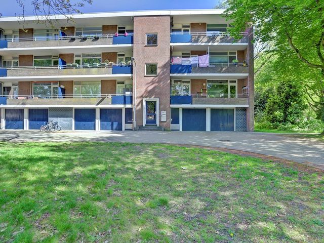 Azuurweg 238, Tilburg