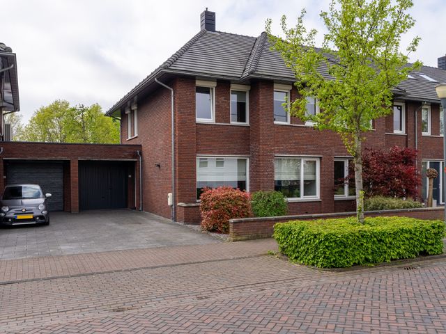 Koetshuislaan 62, Waalwijk