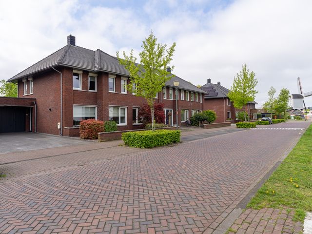 Koetshuislaan 62, Waalwijk