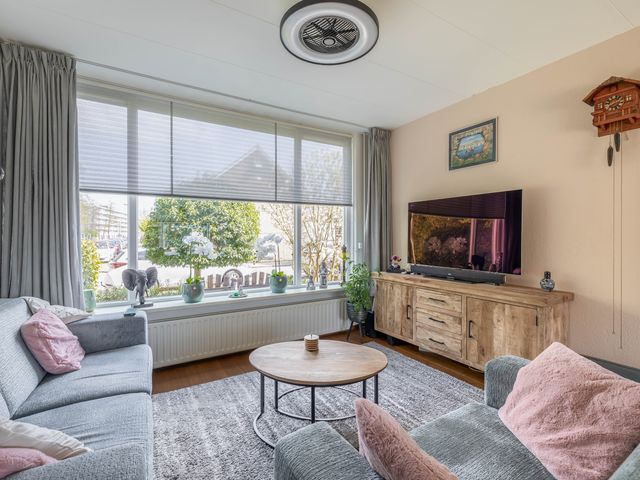 De Genestetlaan 100, Waddinxveen