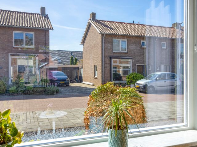 Anjerstraat 12, Raalte