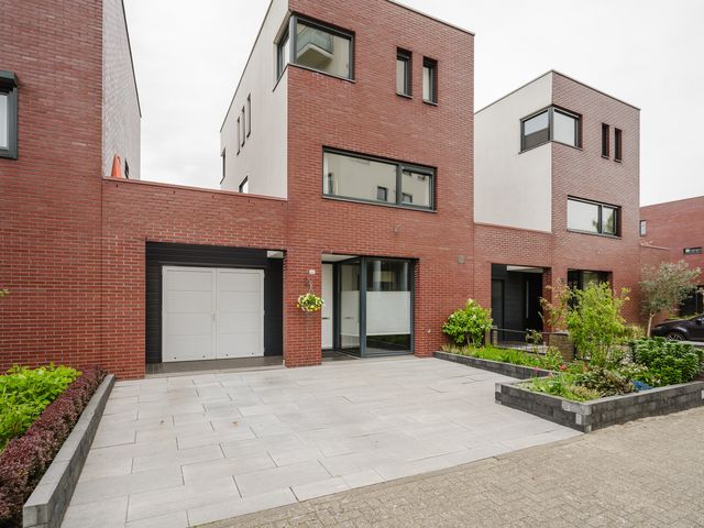 J. de Baanlaan 60, Spijkenisse