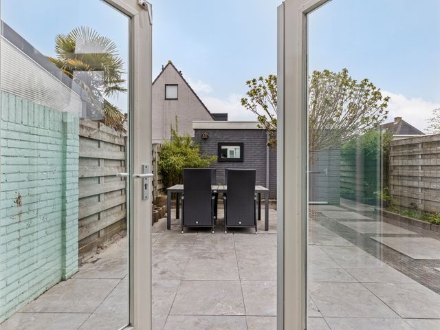 Kievitstraat 16, Heinkenszand