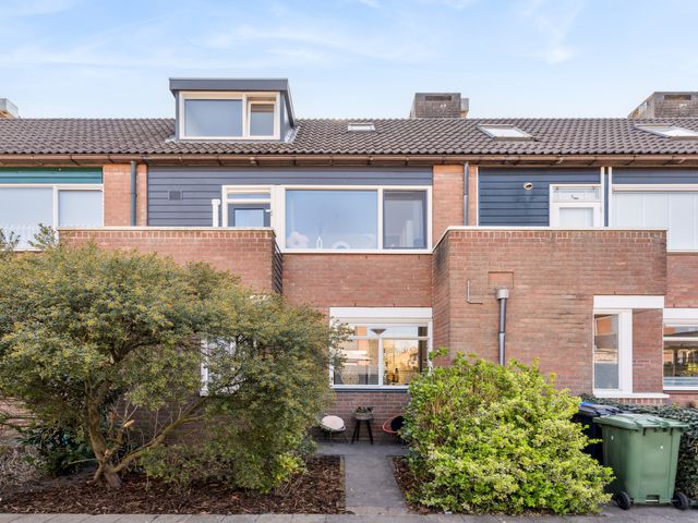 Karmozijnbes 6, Rotterdam