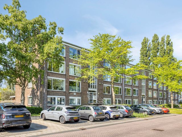 Raadhuislaan 98, Voorschoten