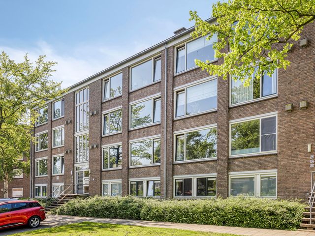 Raadhuislaan 98, Voorschoten