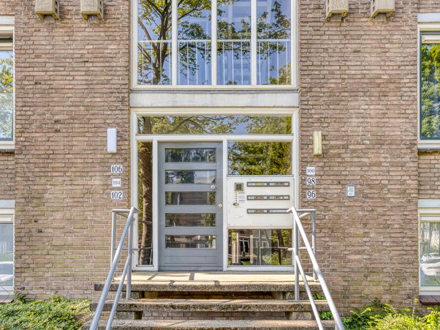 Raadhuislaan 98, Voorschoten