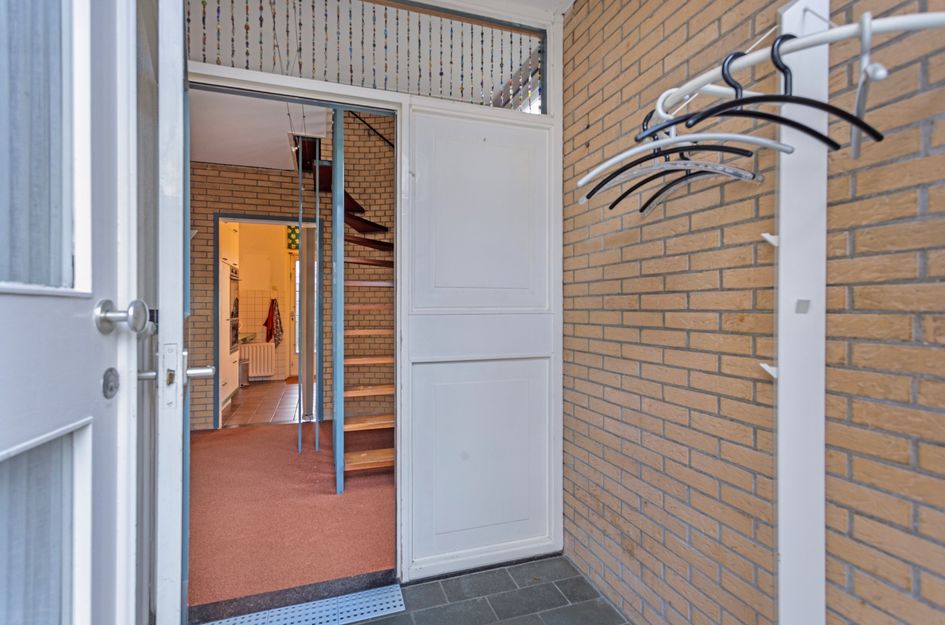 Admiraal De Ruyterlaan 14