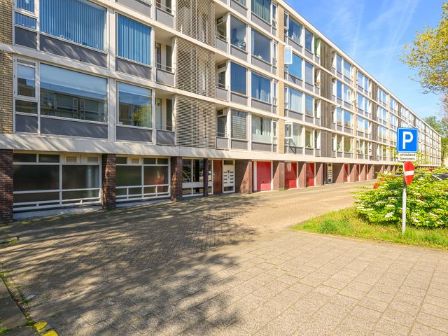 Schout van Eijklaan 240, Leidschendam
