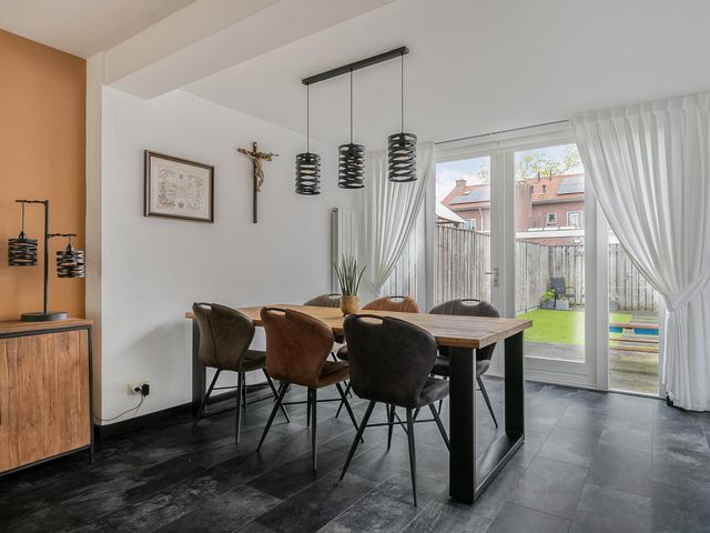 Weefmeesterstraat 16, Tilburg