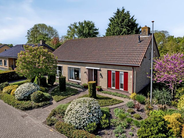 Tibeertlaan 6, Oudenbosch