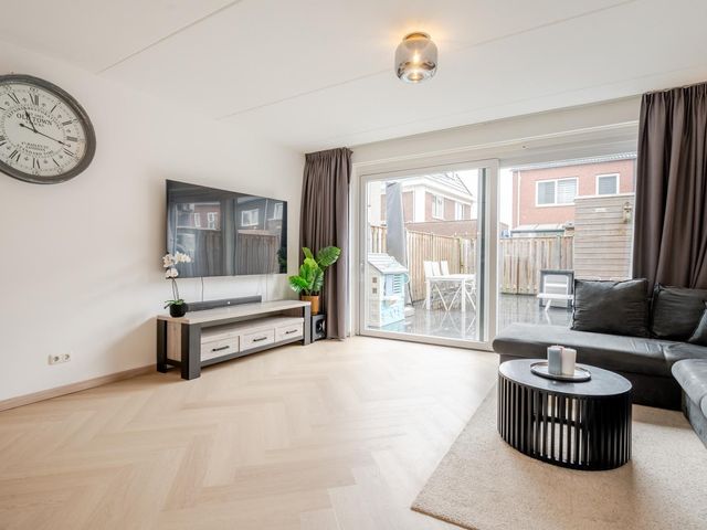 Karl Braunstraat 22, Almere