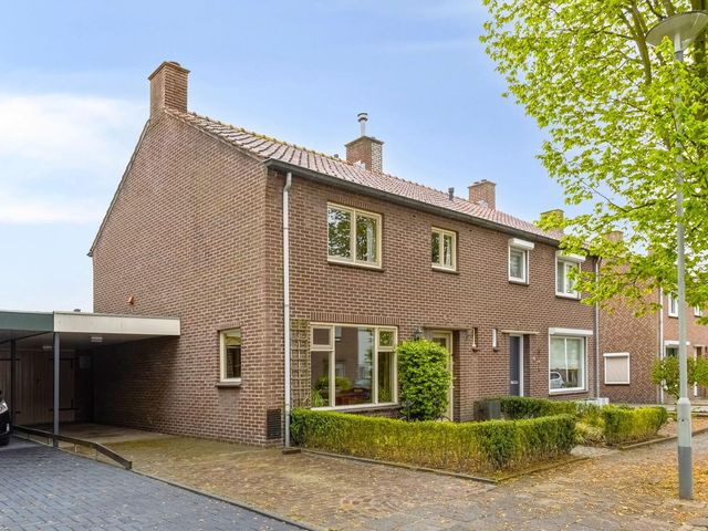 Van Baerlestraat 8, Bergen L