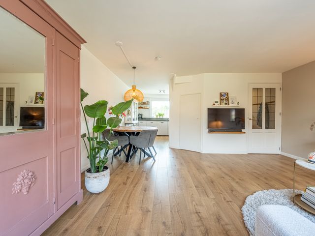 Jan van Almondestraat 14, Poortugaal