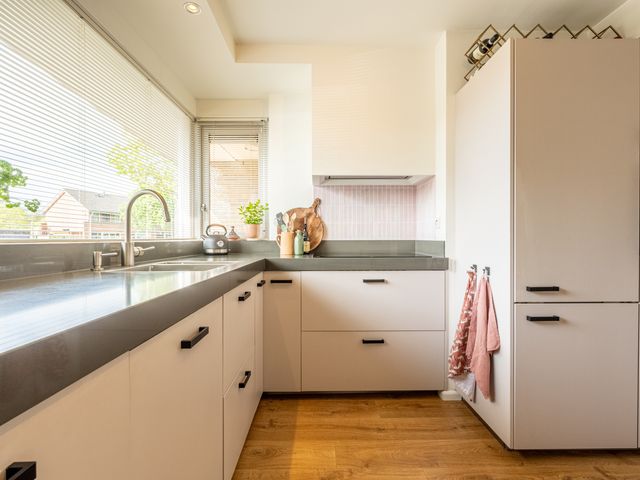 Jan van Almondestraat 14, Poortugaal