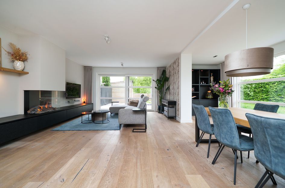 Joop Den Uylstraat 21